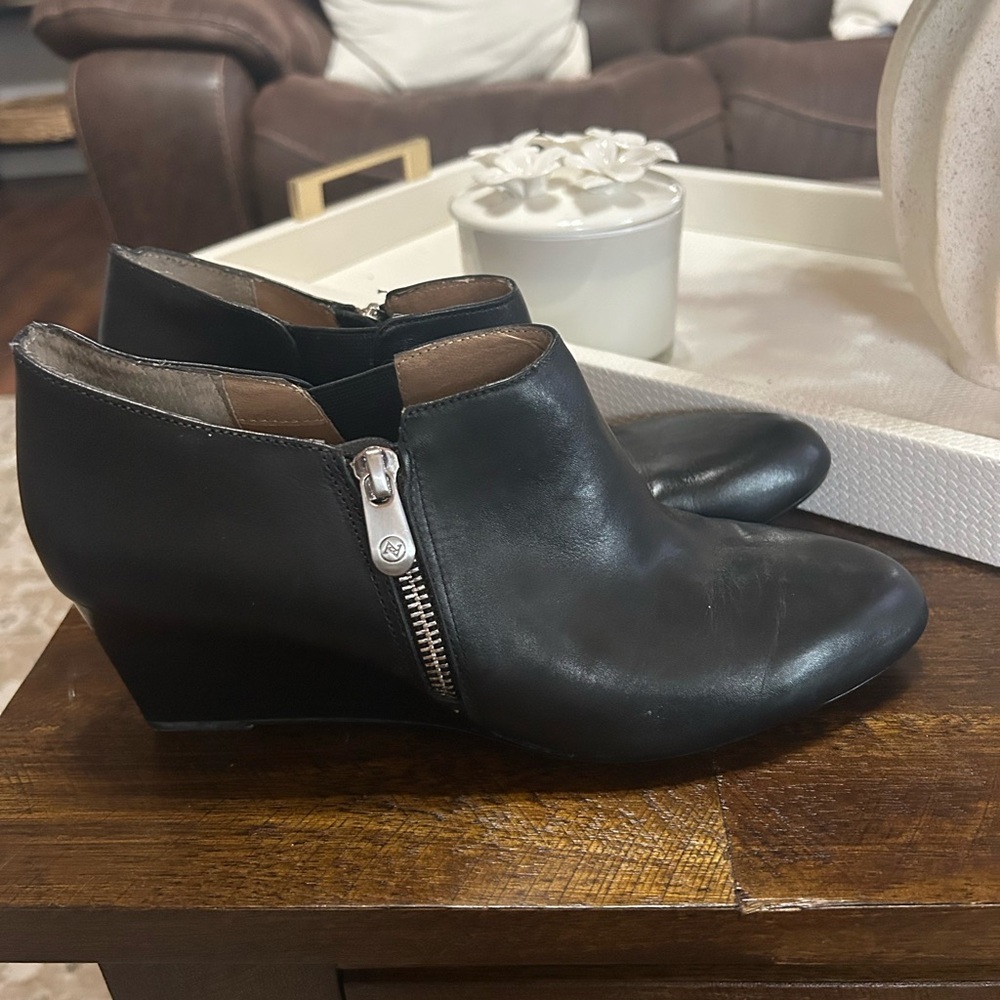 Adrienne Vittadini Black Ankle Booties